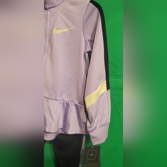 Girls Nike 2pc Set - Picture 5 of 11